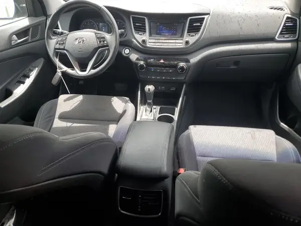 KM8J3CA23HU408814 2017 HYUNDAI TUCSON - Image 8