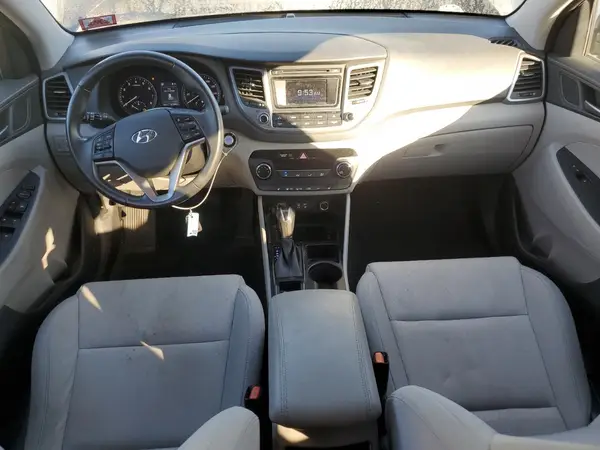 KM8J3CA23HU417528 2017 HYUNDAI TUCSON - Image 8