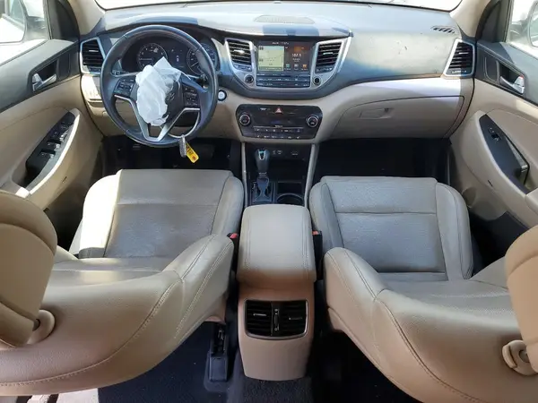 KM8J3CA23HU422907 2017 HYUNDAI TUCSON - Image 8