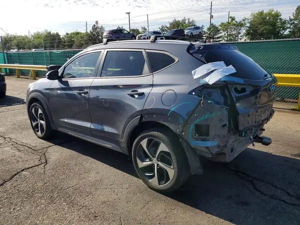 KM8J3CA23HU424561 2017 HYUNDAI TUCSON - Image 2
