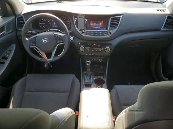 KM8J3CA23HU424561 2017 HYUNDAI TUCSON - Image 8