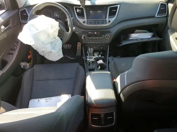 KM8J3CA23HU461352 2017 HYUNDAI TUCSON - Image 8