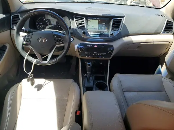 KM8J3CA23HU475221 2017 HYUNDAI TUCSON - Image 8