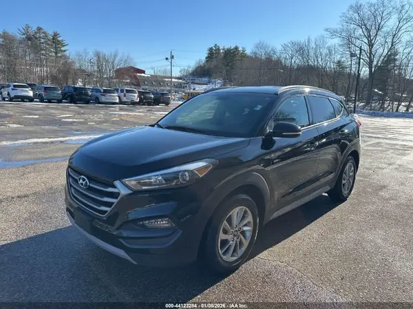 KM8J3CA23HU506998 2017 HYUNDAI TUCSON - Image 2