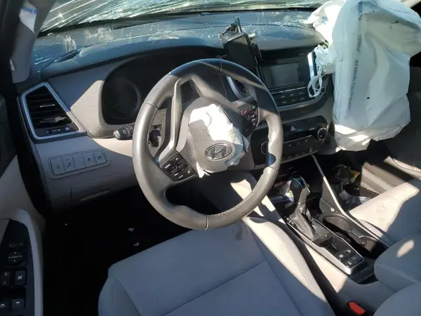 KM8J3CA23HU507682 2017 HYUNDAI TUCSON - Image 8