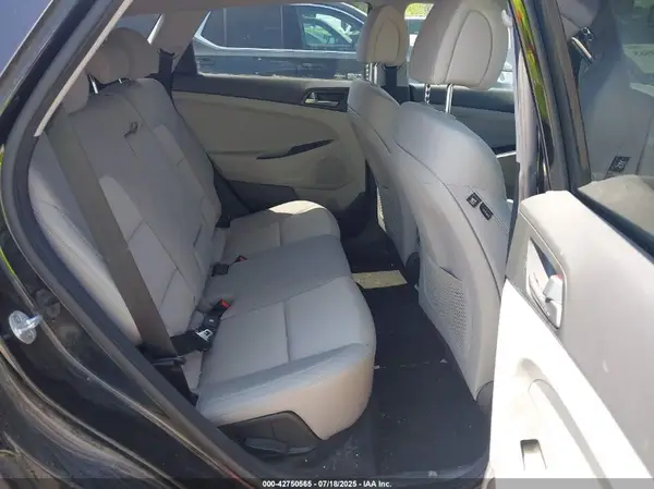 KM8J3CA23HU521372 2017 HYUNDAI TUCSON - Image 8