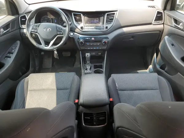 KM8J3CA23HU523123 2017 HYUNDAI TUCSON - Image 8