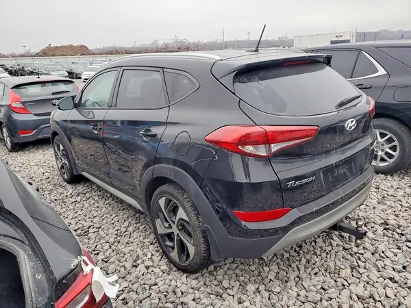KM8J3CA23HU530847 2017 HYUNDAI TUCSON - Image 2