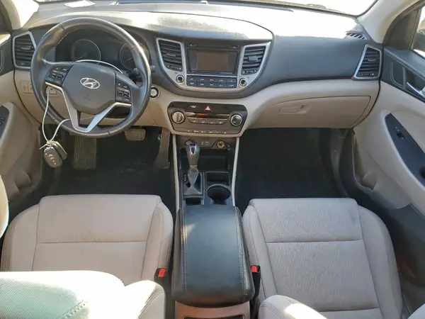 KM8J3CA23HU530847 2017 HYUNDAI TUCSON - Image 8