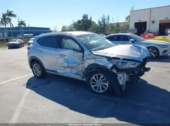 KM8J3CA23HU549415 2017 HYUNDAI TUCSON