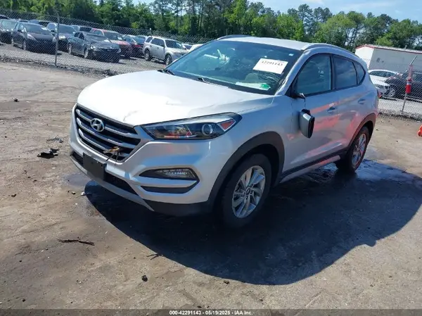 KM8J3CA23HU549415 2017 HYUNDAI TUCSON - Image 2