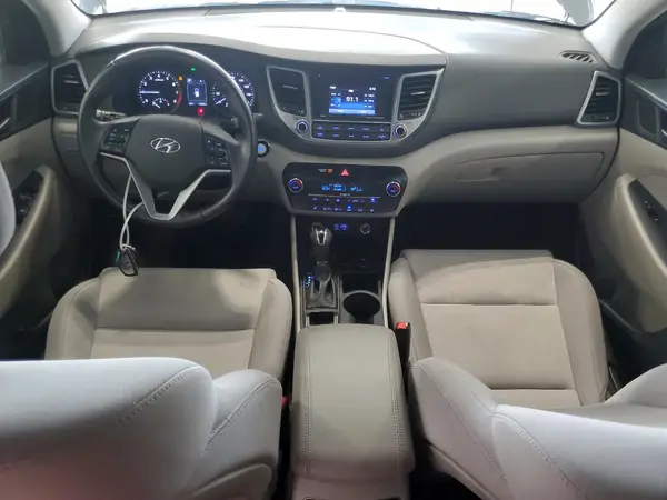 KM8J3CA23HU552301 2017 HYUNDAI TUCSON - Image 8