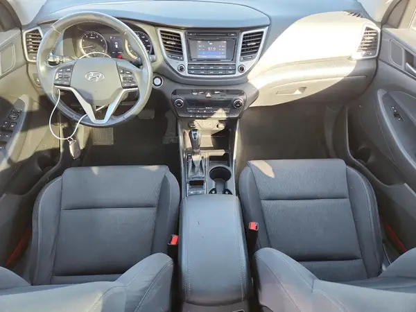 KM8J3CA23HU552783 2017 HYUNDAI TUCSON - Image 8