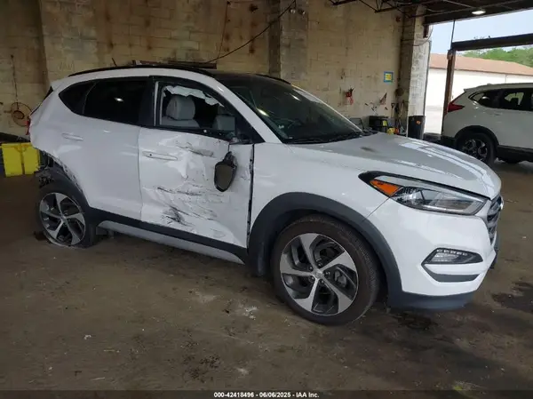 KM8J3CA23HU566442 2017 HYUNDAI TUCSON - Image 1