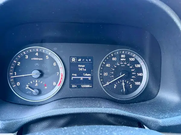 KM8J3CA23HU569406 2017 HYUNDAI TUCSON - Image 8