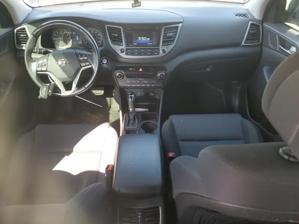 KM8J3CA23HU573472 2017 HYUNDAI TUCSON - Image 8