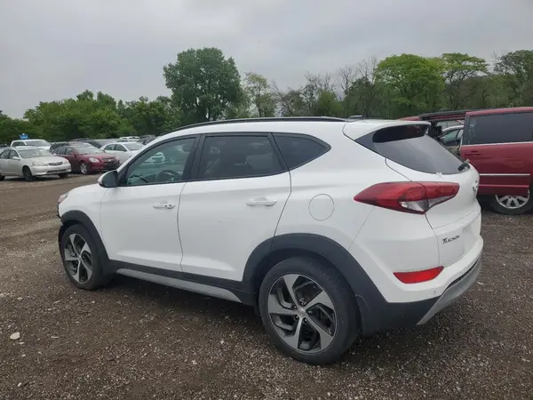 KM8J3CA23HU573701 2017 HYUNDAI TUCSON - Image 2