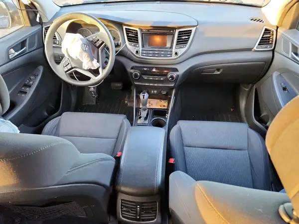 KM8J3CA23HU575254 2017 HYUNDAI TUCSON - Image 8