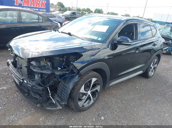 KM8J3CA23HU587050 2017 HYUNDAI TUCSON - Image 2