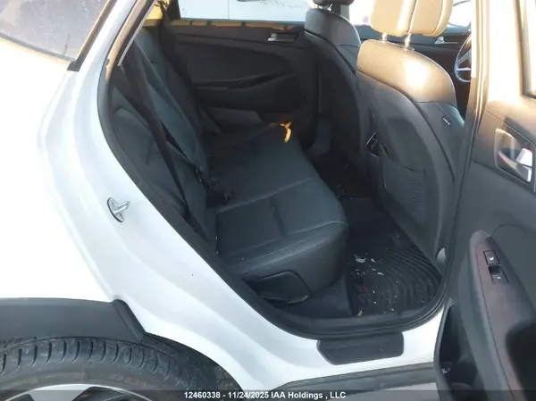 KM8J3CA23JU603799 2018 HYUNDAI TUCSON - Image 8