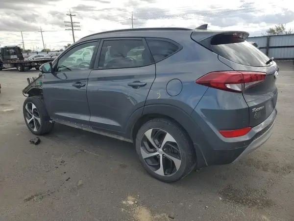 KM8J3CA23JU631067 2018 HYUNDAI TUCSON - Image 2