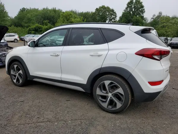 KM8J3CA23JU631635 2018 HYUNDAI TUCSON - Image 2