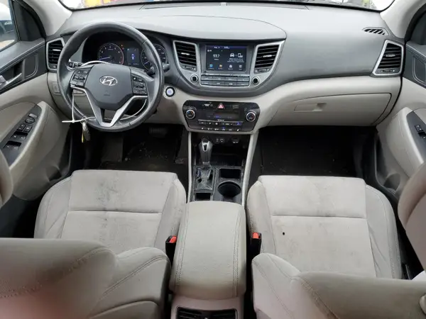 KM8J3CA23JU631635 2018 HYUNDAI TUCSON - Image 8