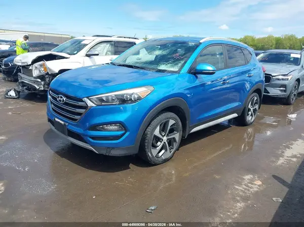 KM8J3CA23JU638374 2018 HYUNDAI TUCSON - Image 2
