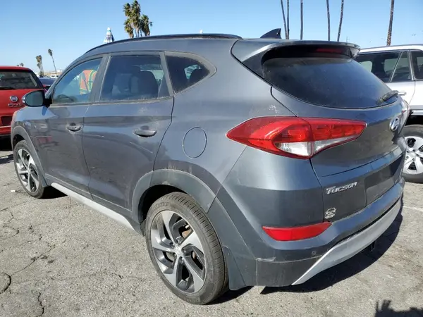 KM8J3CA23JU642635 2018 HYUNDAI TUCSON - Image 2