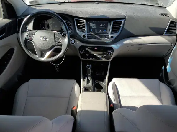 KM8J3CA23JU642635 2018 HYUNDAI TUCSON - Image 8