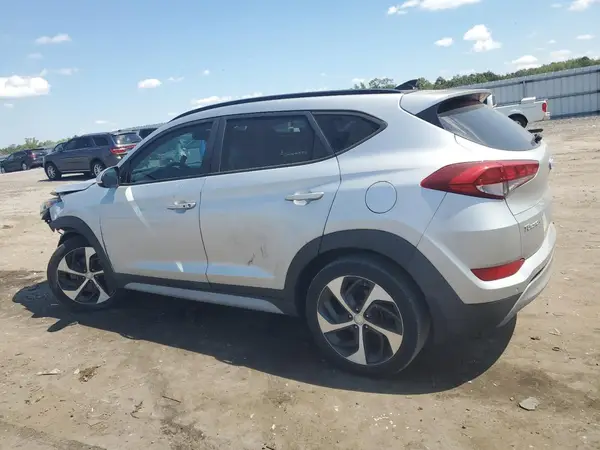 KM8J3CA23JU655918 2018 HYUNDAI TUCSON - Image 2