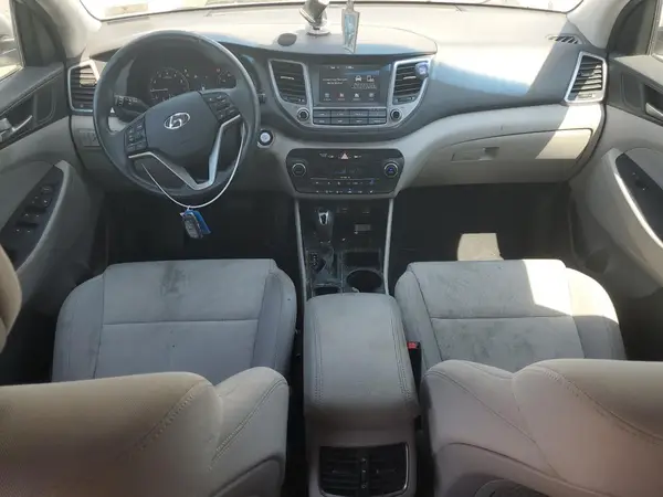 KM8J3CA23JU655918 2018 HYUNDAI TUCSON - Image 8