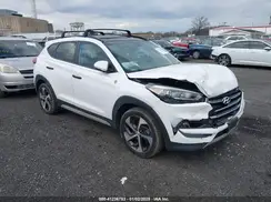 KM8J3CA23JU690376 2018 HYUNDAI TUCSON