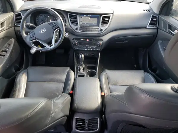 KM8J3CA23JU690832 2018 HYUNDAI TUCSON - Image 8