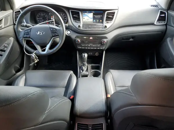 KM8J3CA23JU723831 2018 HYUNDAI TUCSON - Image 8