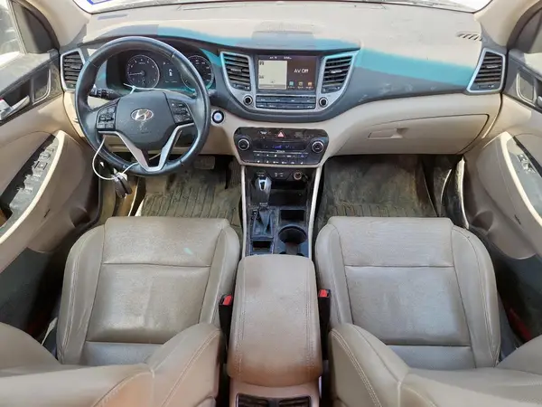 KM8J3CA23JU758160 2018 HYUNDAI TUCSON - Image 8