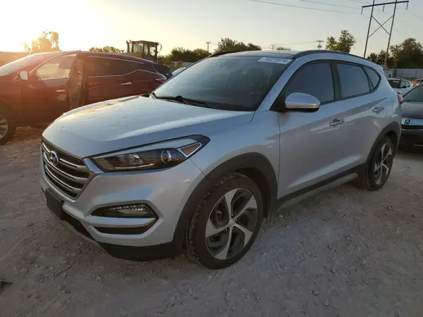 KM8J3CA23JU758238 2018 HYUNDAI TUCSON - Image 1