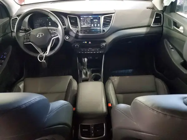 KM8J3CA23JU782734 2018 HYUNDAI TUCSON - Image 8