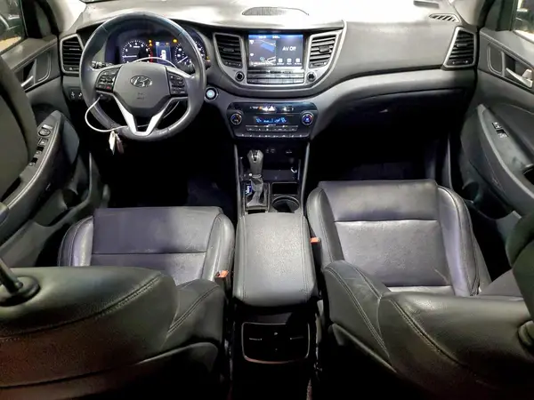 KM8J3CA23JU784046 2018 HYUNDAI TUCSON - Image 8