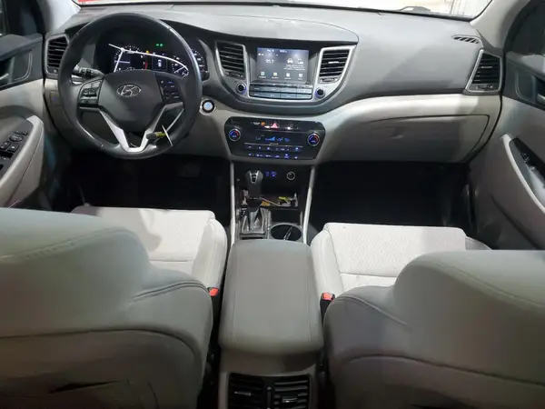 KM8J3CA23JU800505 2018 HYUNDAI TUCSON - Image 8