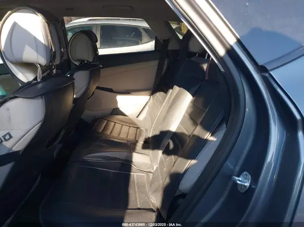 KM8J3CA23JU805302 2018 HYUNDAI TUCSON - Image 8