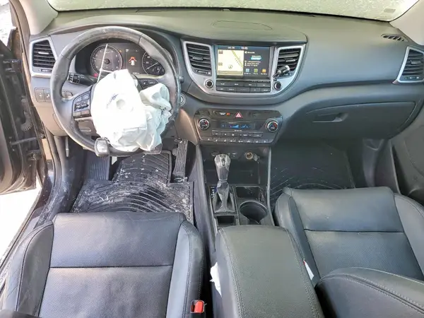 KM8J3CA23JU809334 2018 HYUNDAI TUCSON - Image 8