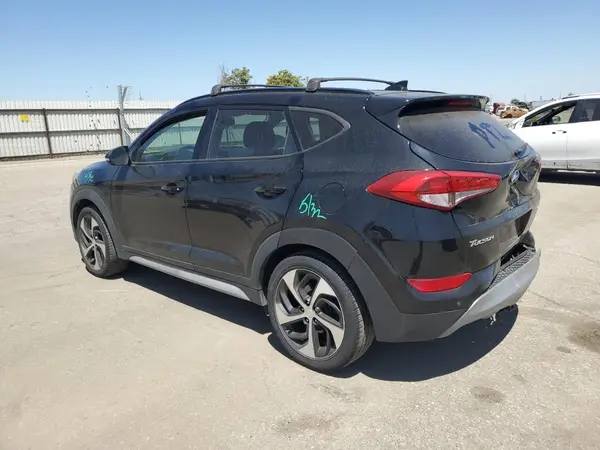 KM8J3CA23JU820057 2018 HYUNDAI TUCSON - Image 2