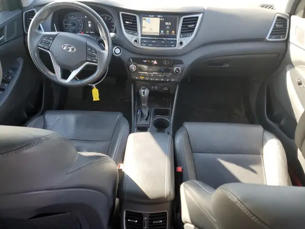 KM8J3CA23JU832659 2018 HYUNDAI TUCSON - Image 8