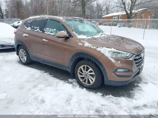 KM8J3CA24GU024961 2016 HYUNDAI TUCSON - Image 1