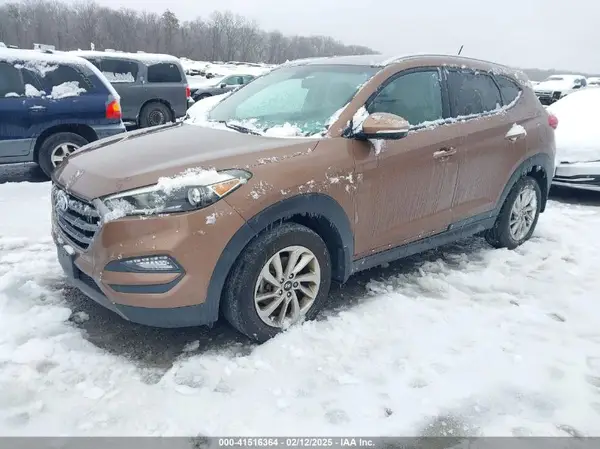 KM8J3CA24GU024961 2016 HYUNDAI TUCSON - Image 2