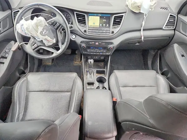 KM8J3CA24GU032512 2016 HYUNDAI TUCSON - Image 8
