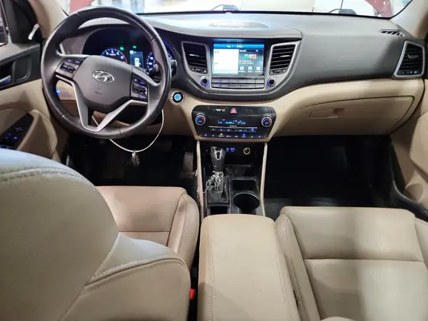 KM8J3CA24GU032736 2016 HYUNDAI TUCSON - Image 8