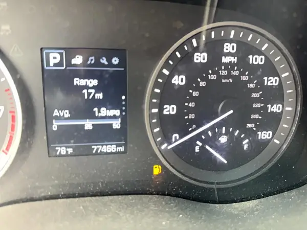 KM8J3CA24GU040318 2016 HYUNDAI TUCSON - Image 8