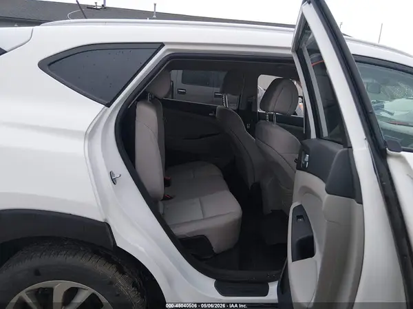 KM8J3CA24GU041212 2016 HYUNDAI TUCSON - Image 8